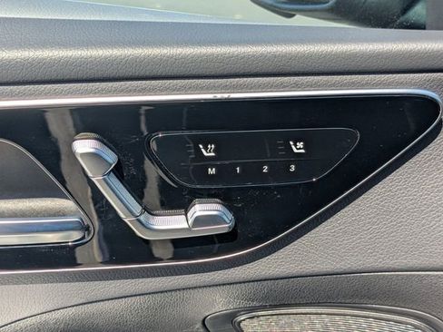 Used 2025 Mercedes-Benz C 300 Sedan image 21