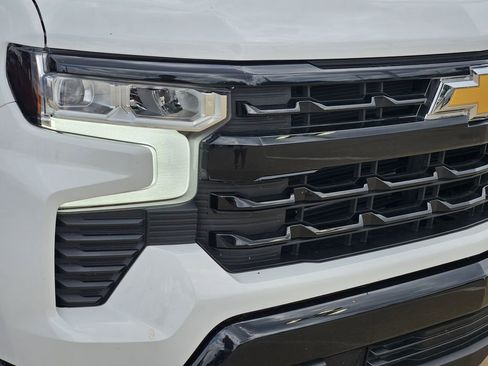 Used 2025 Chevrolet Silverado 1500 LT RWD image 10