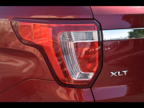 Used 2019 Ford Explorer XLT w/ Equipment Group 202A FWD image 50