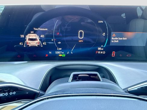 Used 2026 Cadillac Vistiq Luxury image 41