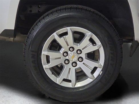 Used 2020 Chevrolet Colorado LT image 11