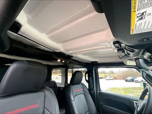 Used 2025 Jeep Wrangler Unlimited Rubicon w/ XTREMEE 35" Tire Package image 22