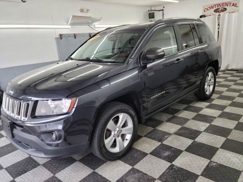 Used 2014 Jeep Compass Sport w/ Power Value Group AWD/4WD image 2