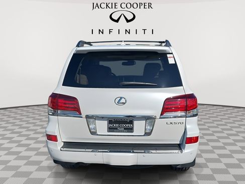 Used 2015 Lexus LX 570 4WD w/ Luxury Package image 6