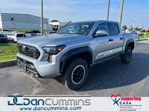 Used 2024 Toyota Tacoma TRD Off-Road AWD/4WD image 1
