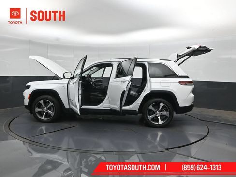 Used 2022 Jeep Grand Cherokee Limited 4xe AWD/4WD image 57