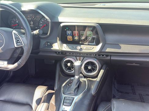 Used 2017 Chevrolet Camaro LT RWD image 14