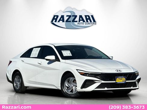 Used 2024 Hyundai Elantra SE FWD image 1