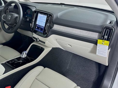 New 2026 Volvo XC40 B5 Plus w/ Protection Package Premier image 28