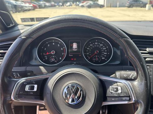 Used 2017 Volkswagen GTI SE FWD image 18
