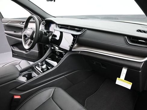 New 2026 Jeep Grand Cherokee L Limited image 28