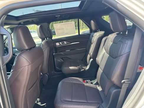 New 2026 Ford Explorer Platinum w/ LUX Leather Package AWD/4WD image 17