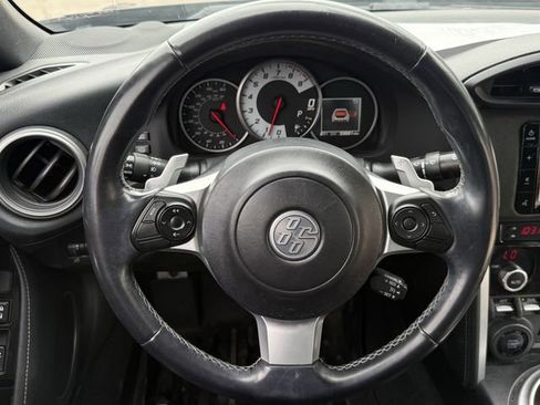 Used 2020 Toyota 86 RWD image 11