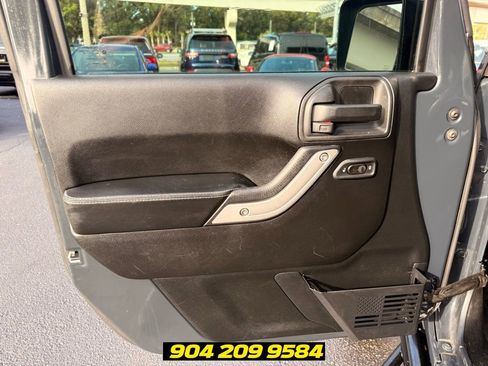 Used 2017 Jeep Wrangler Unlimited Rubicon AWD/4WD image 20