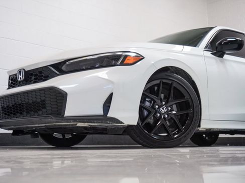 Used 2025 Honda Civic Sport image 2