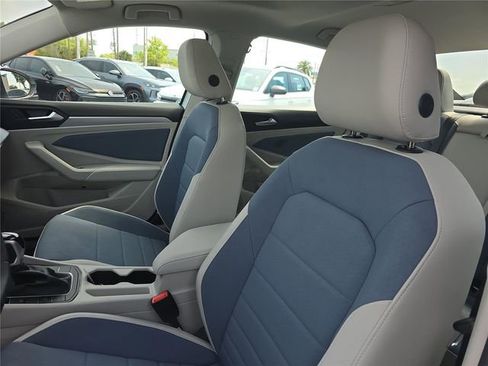 New 2026 Volkswagen Jetta SE FWD image 17