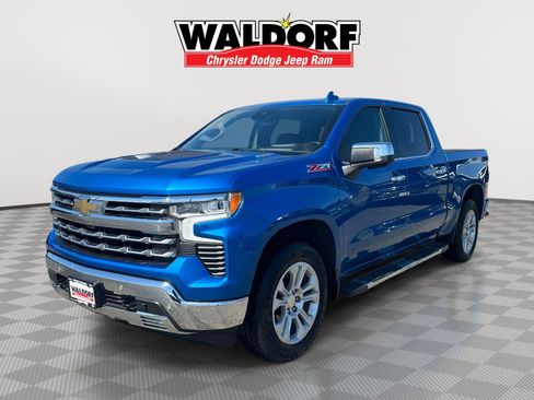 Used 2022 Chevrolet Silverado 1500 LTZ w/ LTZ Premium Package AWD/4WD image 3