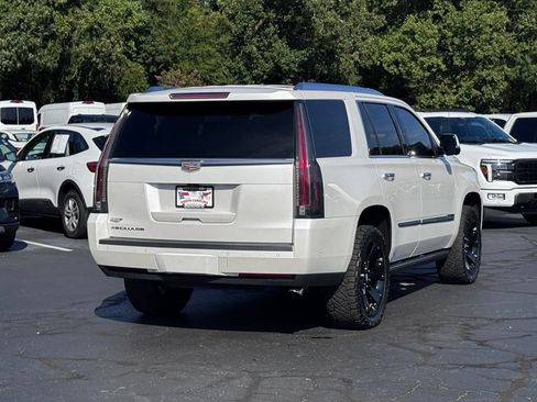 Used 2017 Cadillac Escalade Platinum AWD/4WD image 18