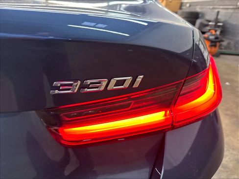 Used 2026 BMW 330i Sedan w/ Convenience Package RWD image 11