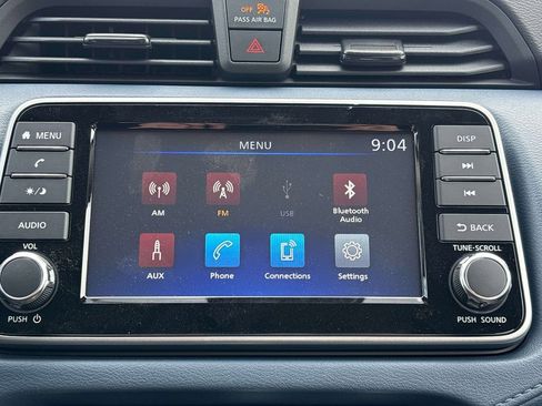 Used 2025 Nissan Versa SV w/ Trunk Package image 22