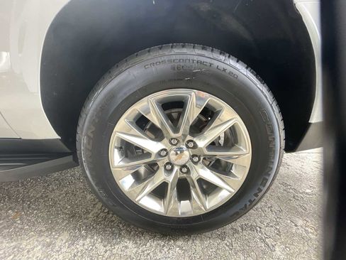 Used 2024 Chevrolet Suburban Premier w/ Premium Package 2 image 33