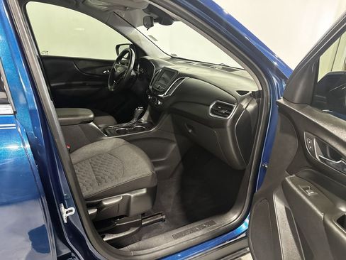 Used 2020 Chevrolet Equinox LT w/ Driver Convenience Package image 22