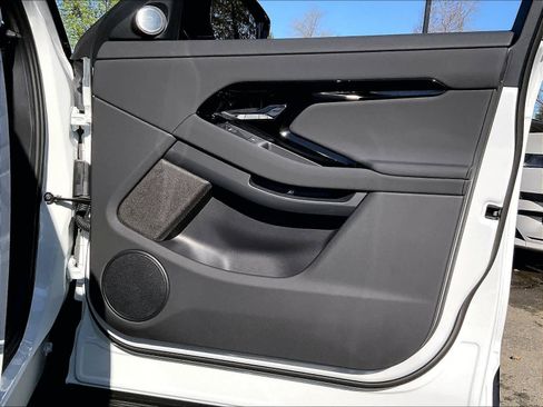 New 2026 Land Rover Range Rover Evoque Dynamic SE image 30