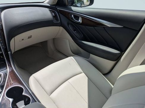 Used 2018 INFINITI Q50 Luxe w/ Essential Package (3.0T Luxe) RWD image 16