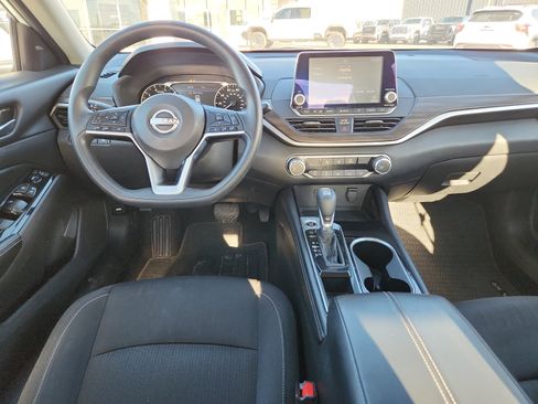 Used 2023 Nissan Altima 2.5 SV image 10