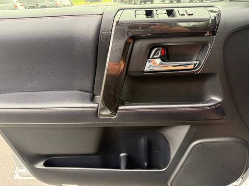 Used 2018 Toyota 4Runner SR5 image 35