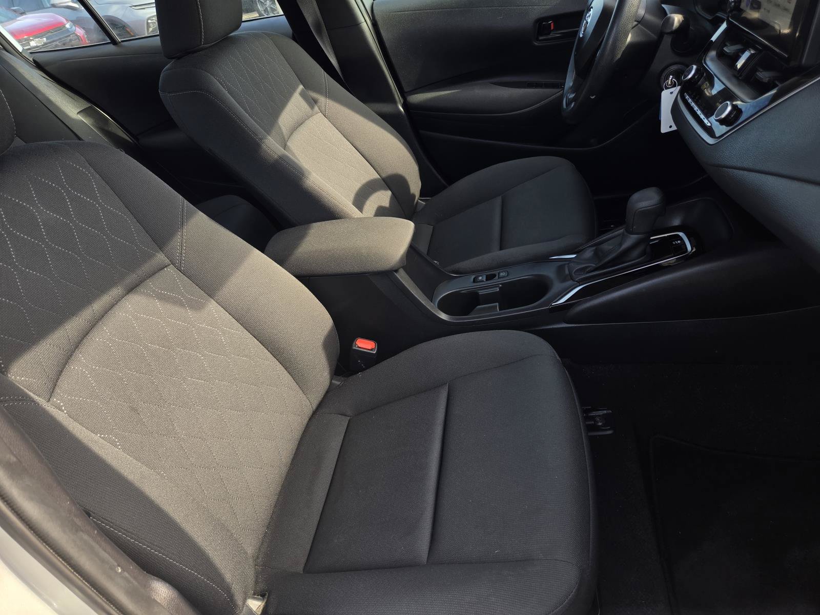 Used 2025 Toyota Corolla LE FWD image 10