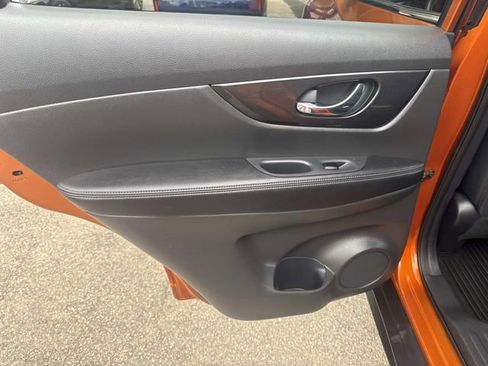 Used 2017 Nissan Rogue SV image 20