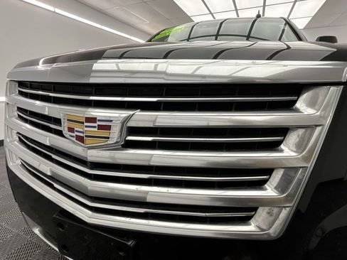 Used 2017 Cadillac Escalade ESV Platinum image 25
