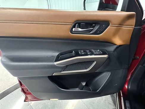 Used 2022 Nissan Pathfinder Platinum w/ Cargo Package AWD/4WD image 20
