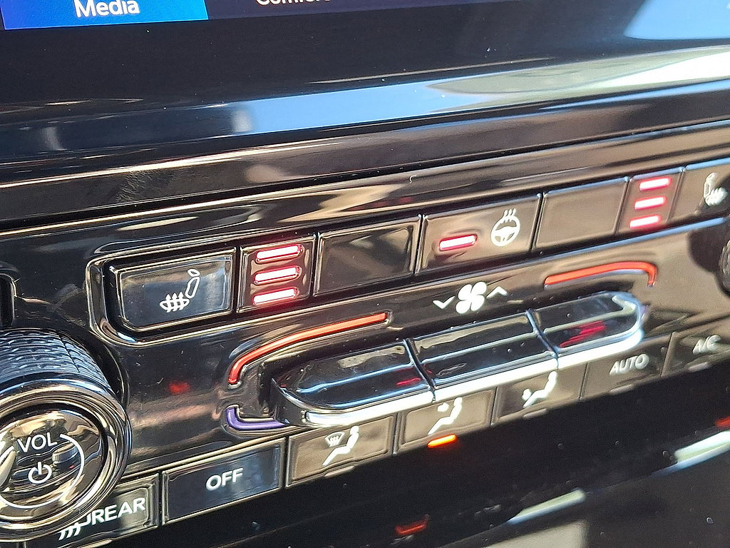 Certified 2025 Jeep Grand Cherokee Limited AWD/4WD image 19