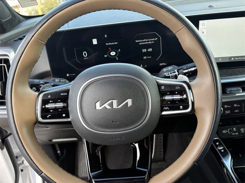 Certified 2025 Kia Sorento SX Prestige w/ Olive Brown Leather Package image 33