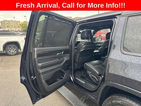 Used 2024 Jeep Grand Wagoneer Series II Obsidian w/ Quick Order Packagew 28T AWD/4WD image 17