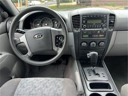 Used 2008 Kia Sorento 2WD image 13