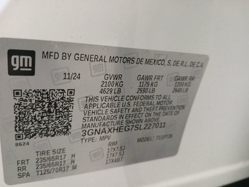 Used 2025 Chevrolet Equinox LT FWD image 24