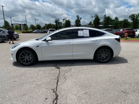 Used 2019 Tesla Model 3 Standard Range RWD image 4