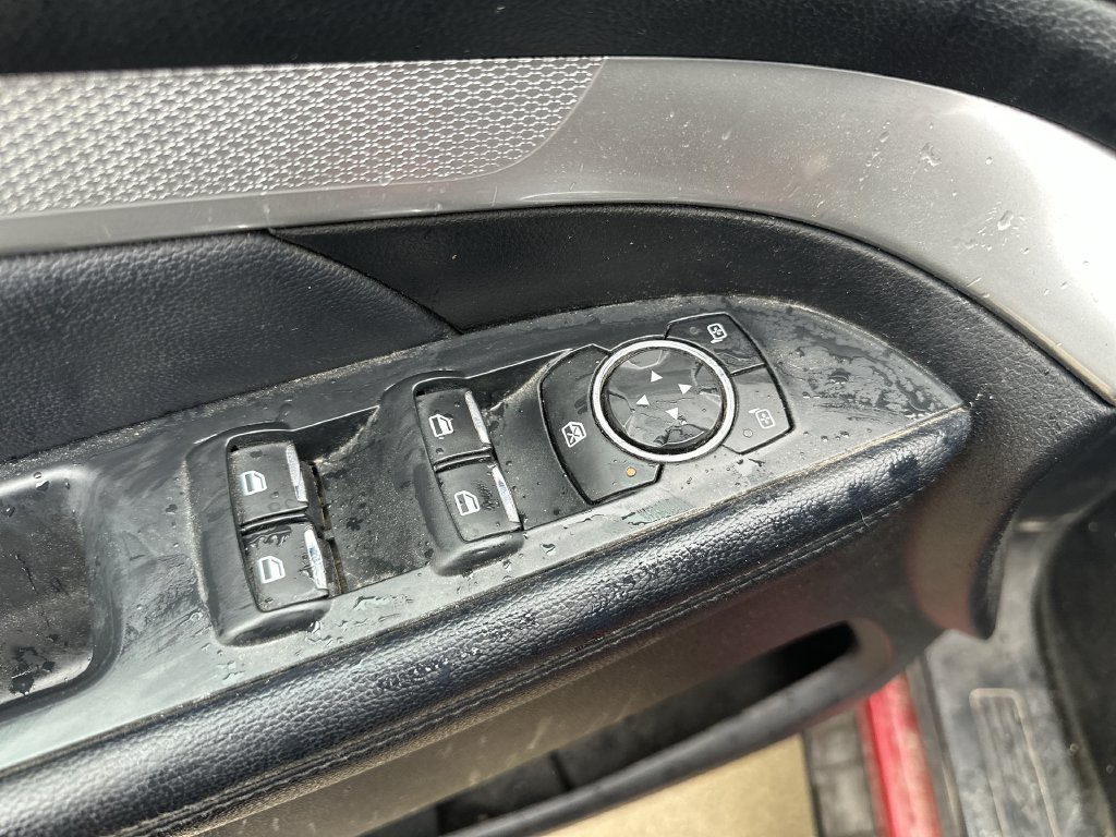 Used 2017 Ford Explorer XLT w/ Equipment Group 202A AWD/4WD image 23