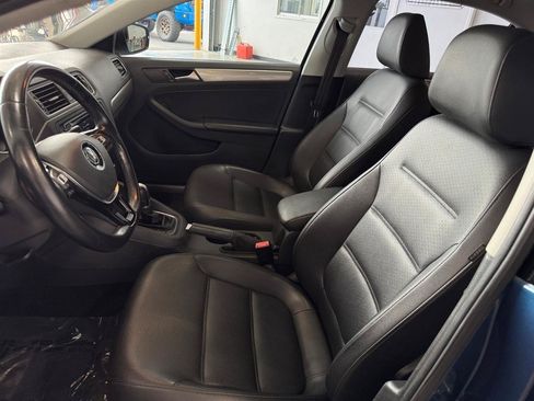 Used 2017 Volkswagen Jetta SE FWD image 8