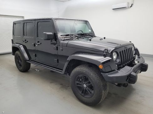 Used 2017 Jeep Wrangler Unlimited Sahara AWD/4WD image 11