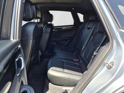 Used 2023 Porsche Macan AWD/4WD image 16