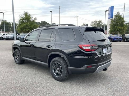 New 2025 Honda Pilot TrailSport image 5