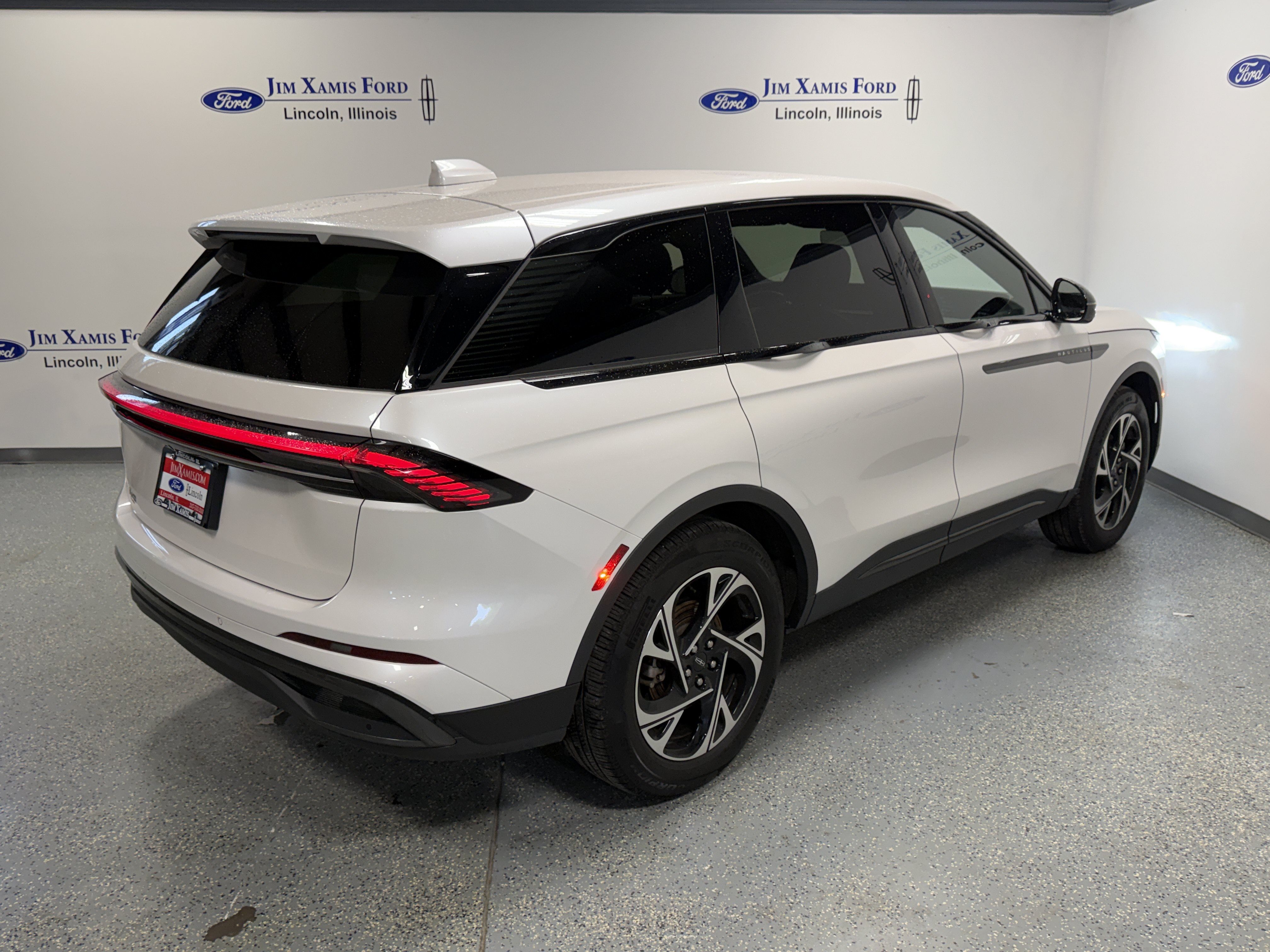 Used 2025 Lincoln Nautilus Premier w/ Jet Appearance Package AWD/4WD image 34
