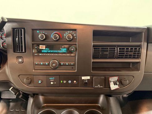 New 2025 Chevrolet Express 3500 Work Van w/ Power Convenience Package image 20
