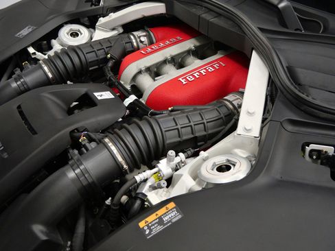 Used 2025 Ferrari Purosangue AWD/4WD image 12
