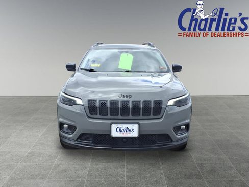 Used 2023 Jeep Cherokee Altitude Lux AWD/4WD image 2