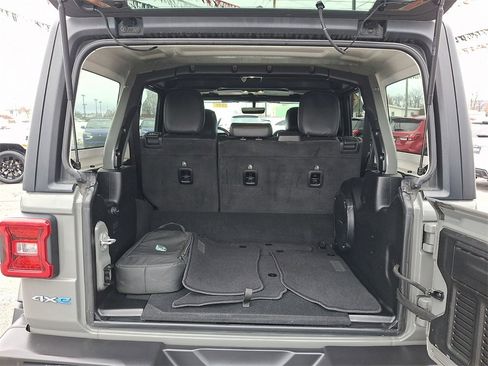 Used 2023 Jeep Wrangler Unlimited Sahara image 31